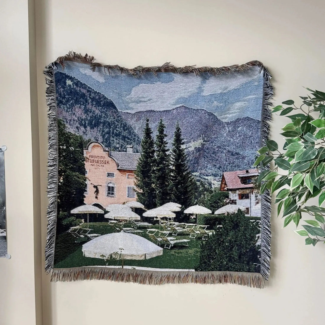 Nordic Mountain & Pool Tapestry – 90×90 cm